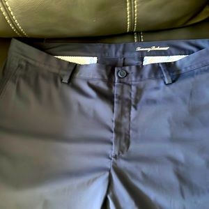 Tommy Bahamas Mens Poly 95 % 40” x 30” in excellent condition